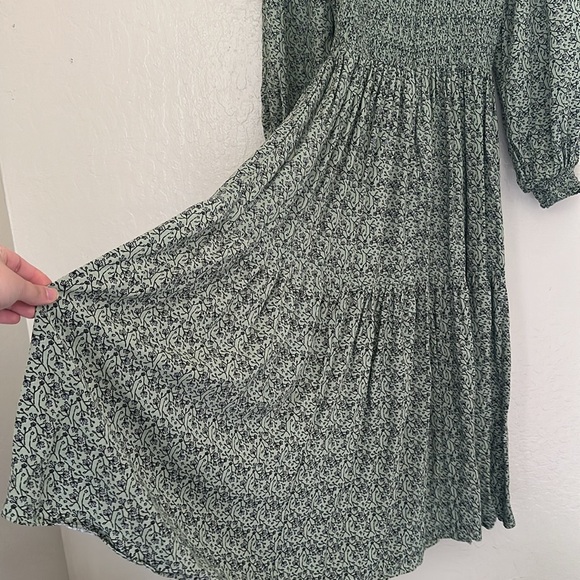 Los Angeles Atelier & Other Stories Green Ditsy Floral Smocked Midi Prairie SZ 4 - Picture 8 of 9